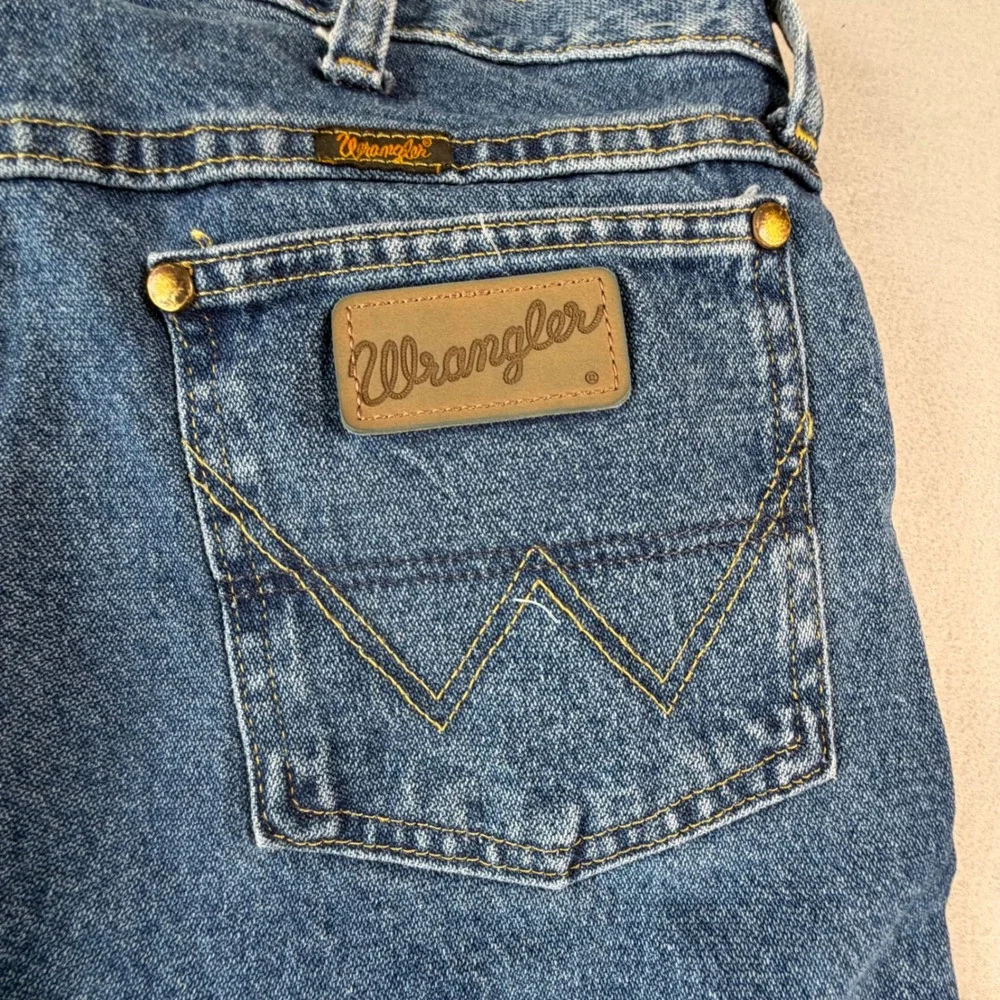 Wrangler George Strait Cowboy Cut Jeans Mens 35x30 Medium Wash Western Denim